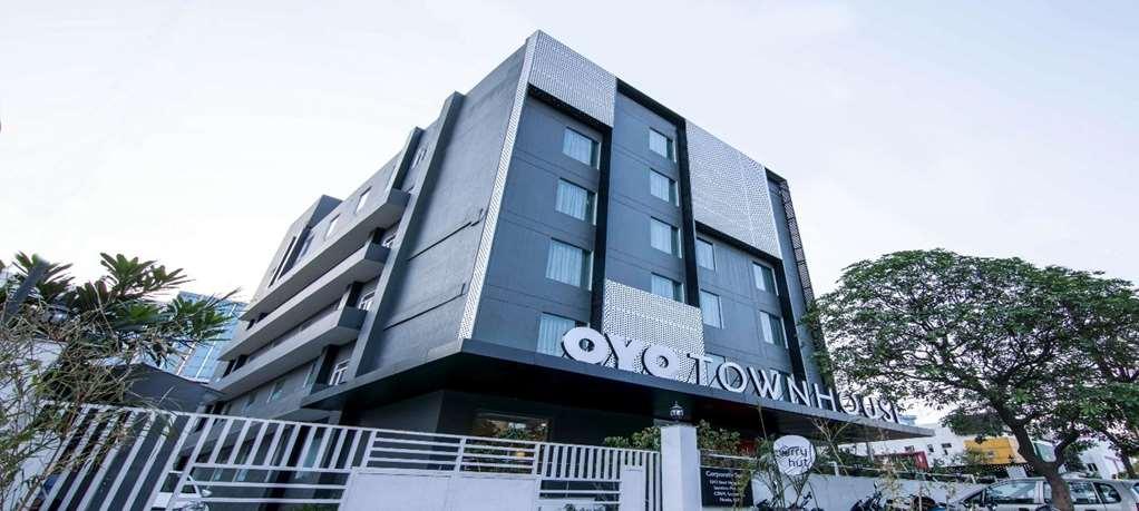 Oyo Townhouse 028 Corporate Suite Нойда Экстерьер фото